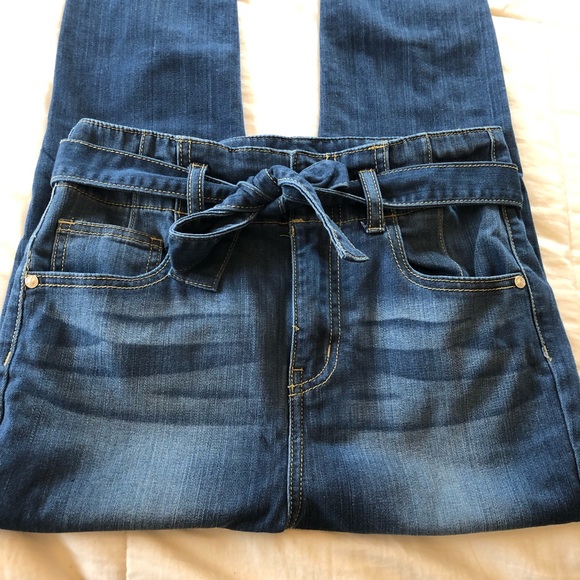 Almost Famous Belted Jeans - Picture 1 of 7